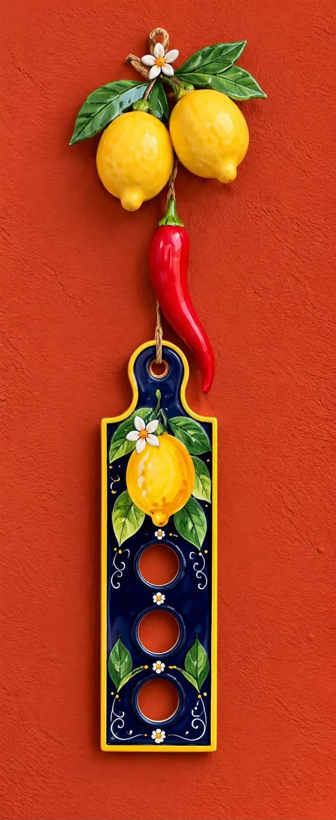 Ceramica con limoni e peperoncino